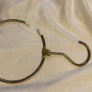 Belt/tie/scarf holder made with steel and good condition and heavy duty